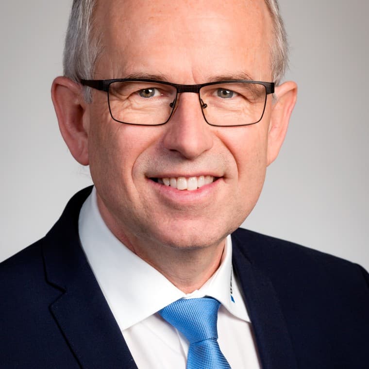 Singer Friedrich Produktmanager Singer Friedrich Produktmanager