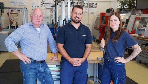 Die Geberit Lehrlingsausbildner Heinz Amberger, Peter Harm und Tamara Griesauer